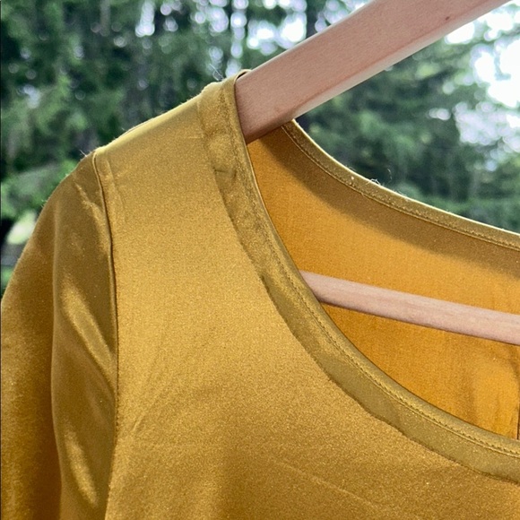 DKNY Donna Karen NY Gold 94% Silk Sheath Midi Dress Short Sleeve Women’s Small - Picture 15 of 16